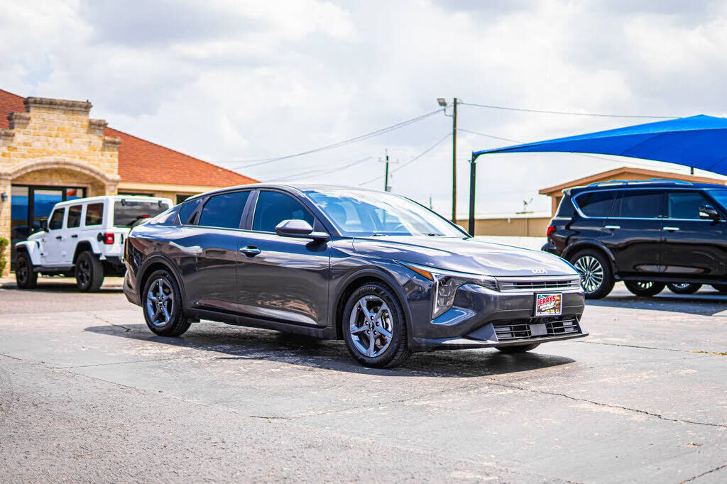 2025 KIA K4
