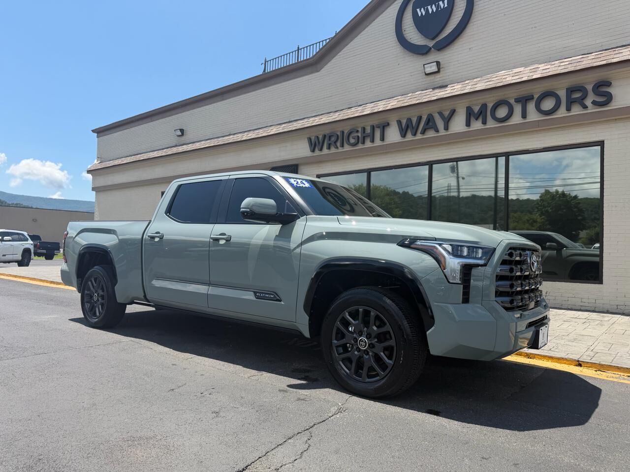 2024 TOYOTA Tundra
