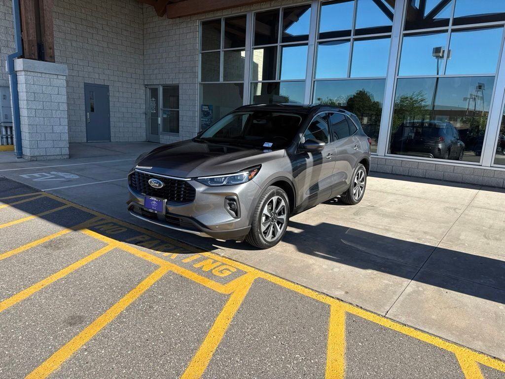 2024 FORD Escape