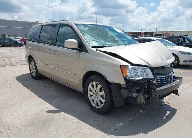 2016 CHRYSLER Town and Country