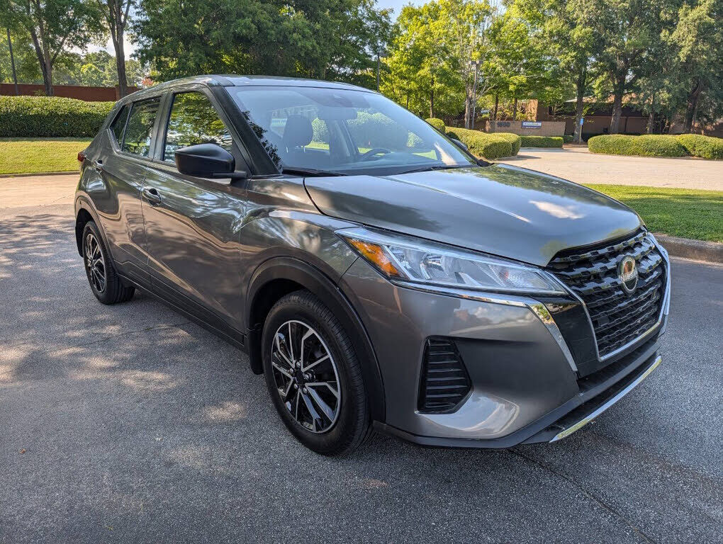 2023 NISSAN Kicks