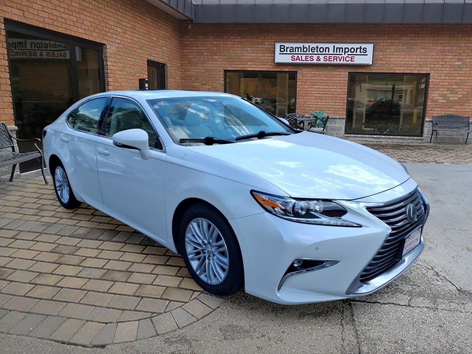 2017 LEXUS ES