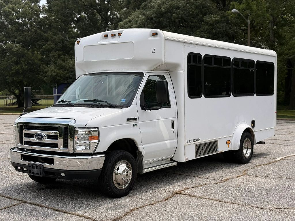 2015 FORD E-350