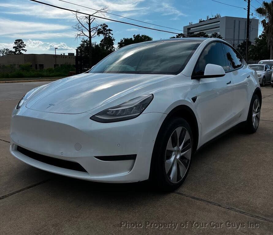 2022 TESLA Model Y