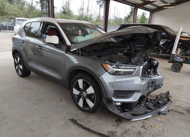 2019 VOLVO XC40