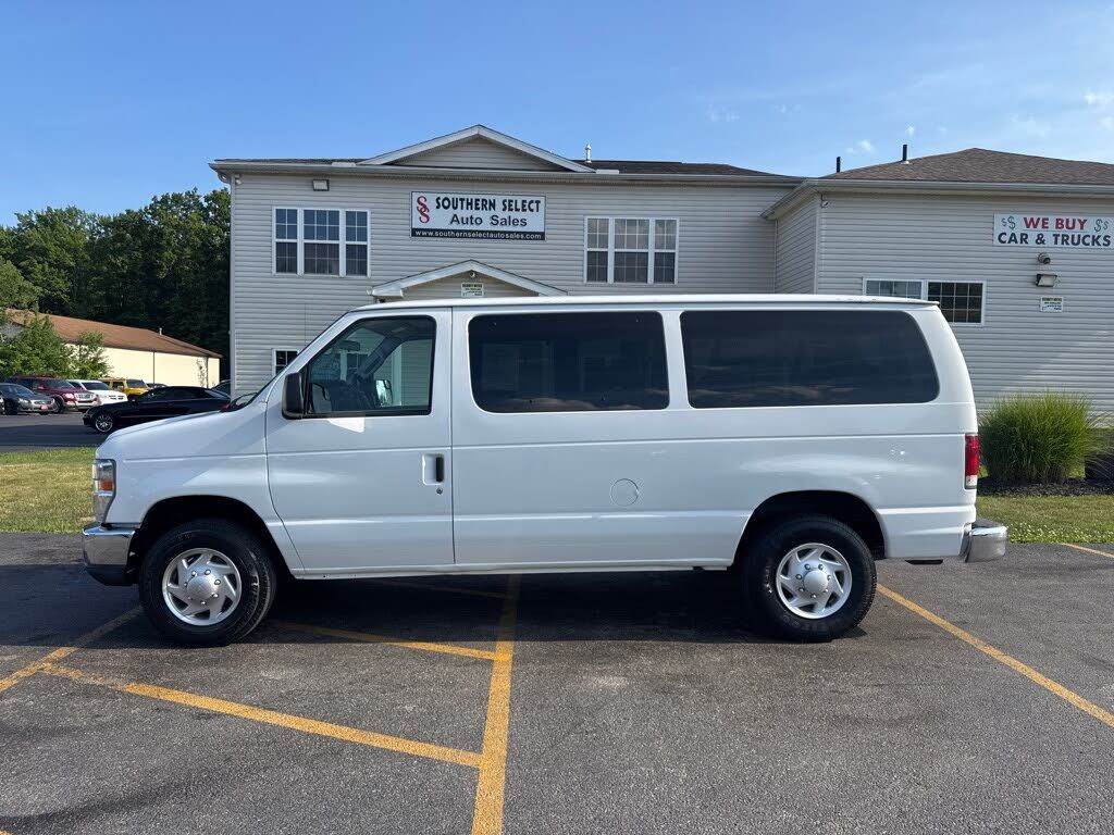 2010 FORD E-350