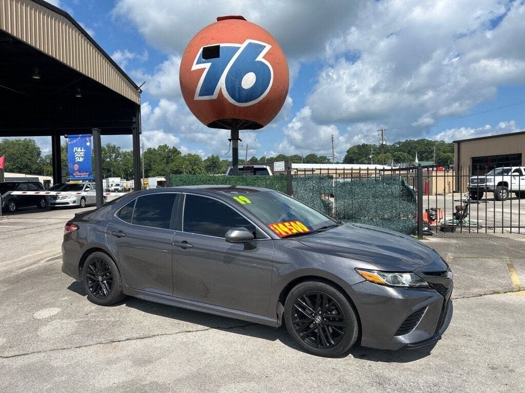 2019 TOYOTA Camry