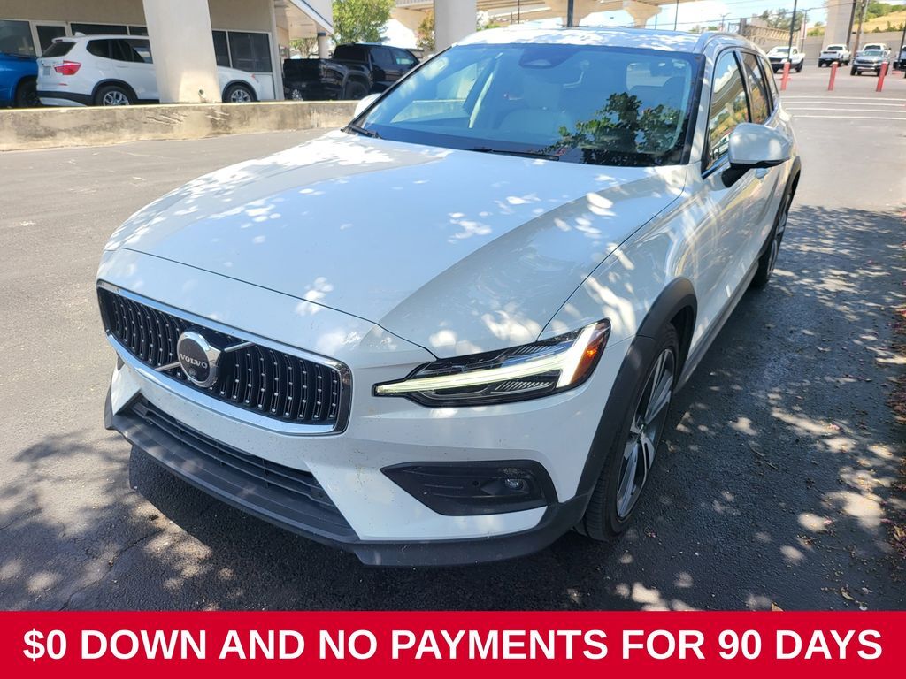2025 VOLVO V60CC