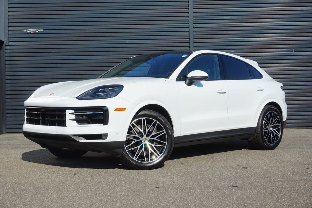 2025 PORSCHE Cayenne