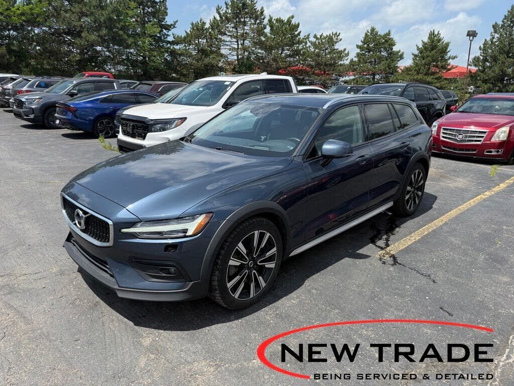 2020 VOLVO V60CC