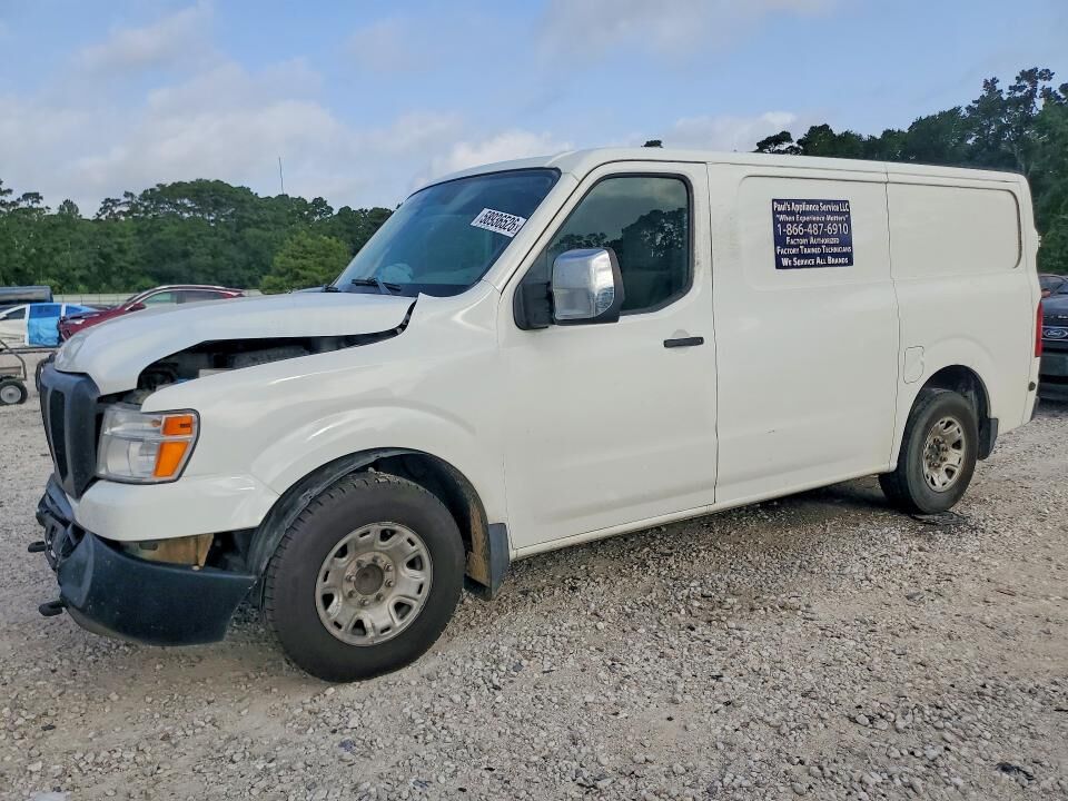 2017 NISSAN NV