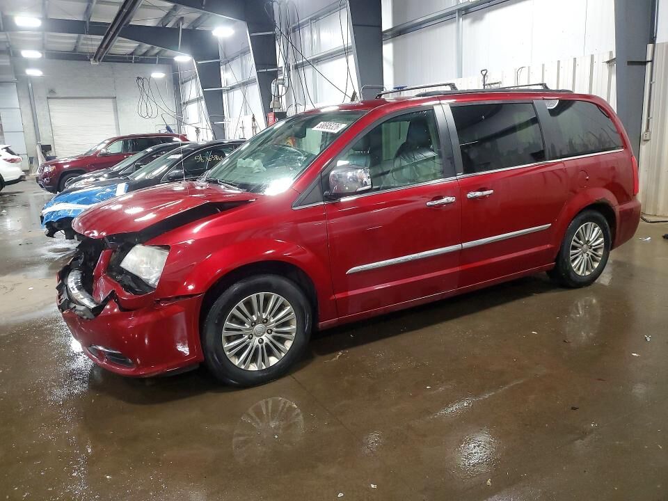 2013 CHRYSLER Town and Country