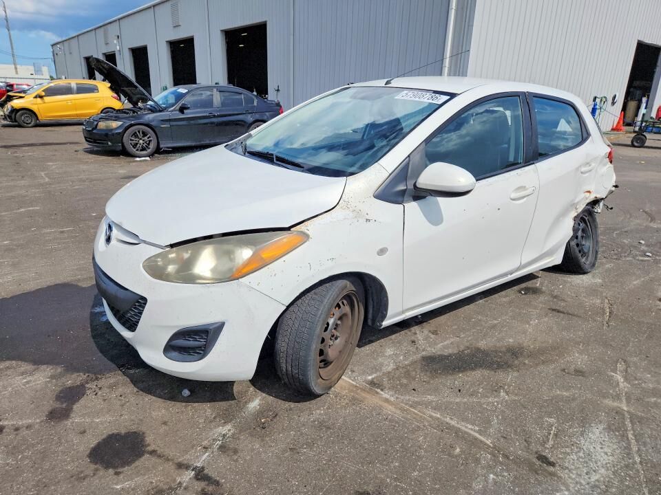 2014 MAZDA Mazda2