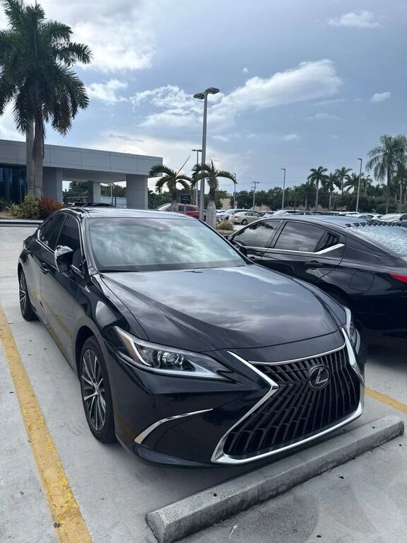 2024 LEXUS ES