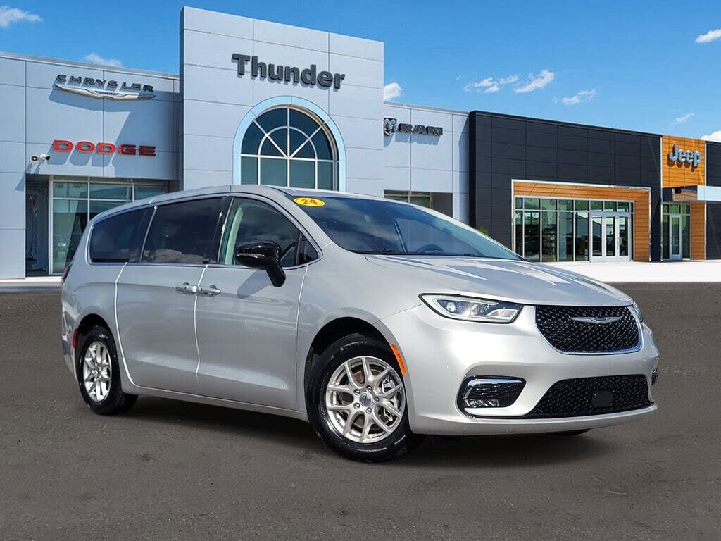 2024 CHRYSLER Pacifica