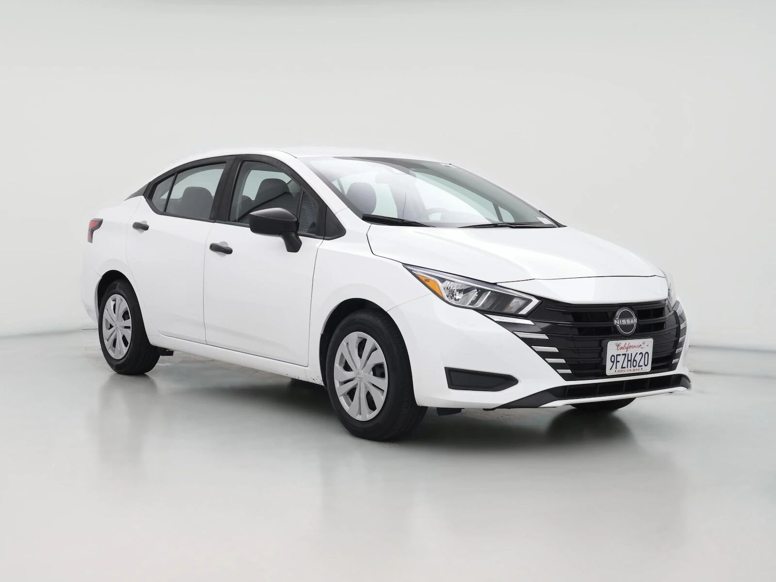 2023 NISSAN Versa
