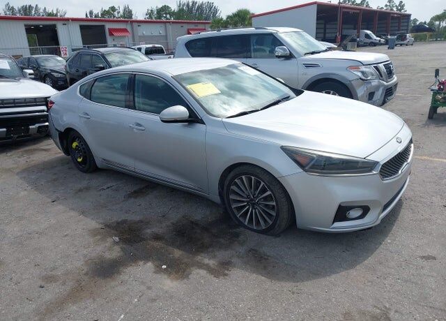 2017 KIA Cadenza
