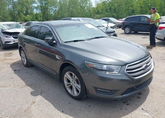 2015 FORD Taurus