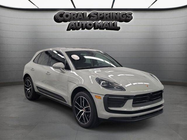 2024 PORSCHE Macan