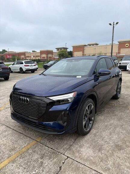 2023 AUDI Q4
