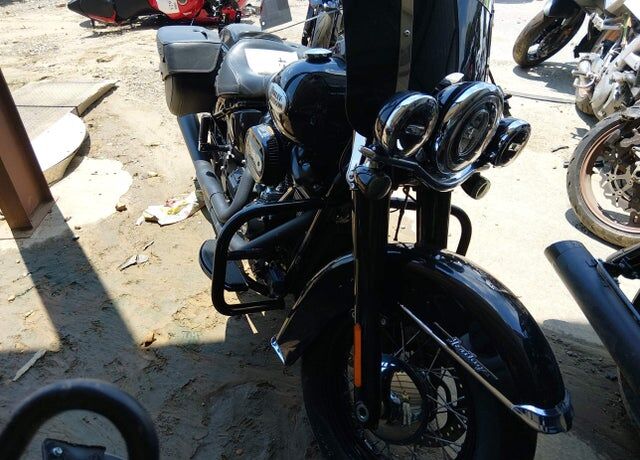 2021 HARLEY DAVIDSON FLHCS / Heritage Classic 114