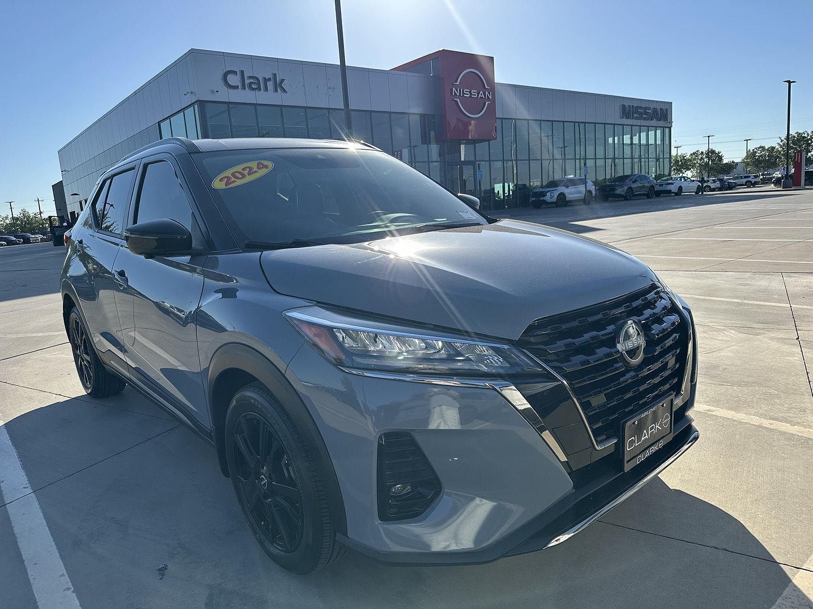 2024 NISSAN Kicks