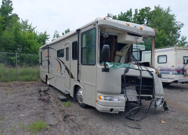 2005 FREIGHTLINER XC Chassis