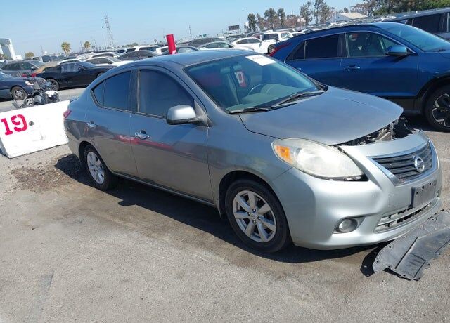 2013 NISSAN Versa