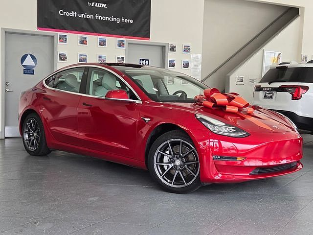 2018 TESLA Model 3