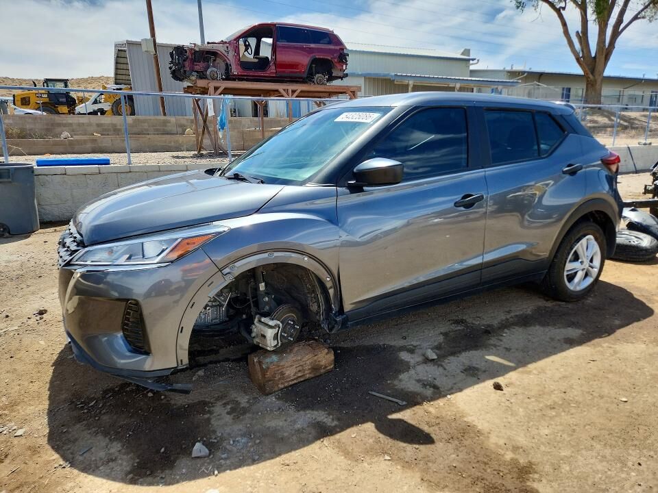 2022 NISSAN Kicks