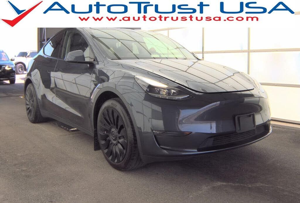 2024 TESLA Model Y