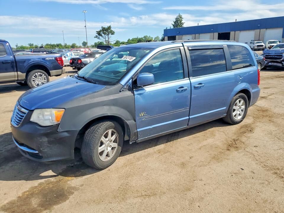 2012 CHRYSLER Town and Country
