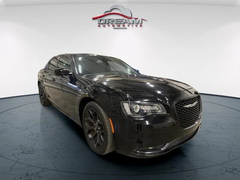 2019 CHRYSLER 300