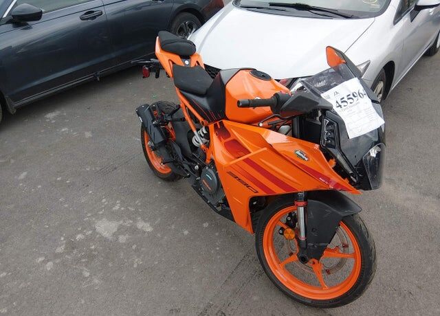 2024 KTM RC