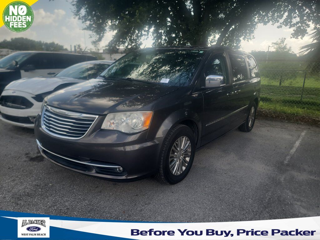 2015 CHRYSLER Town and Country