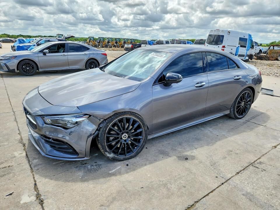 2022 MERCEDES-BENZ CLA-Class