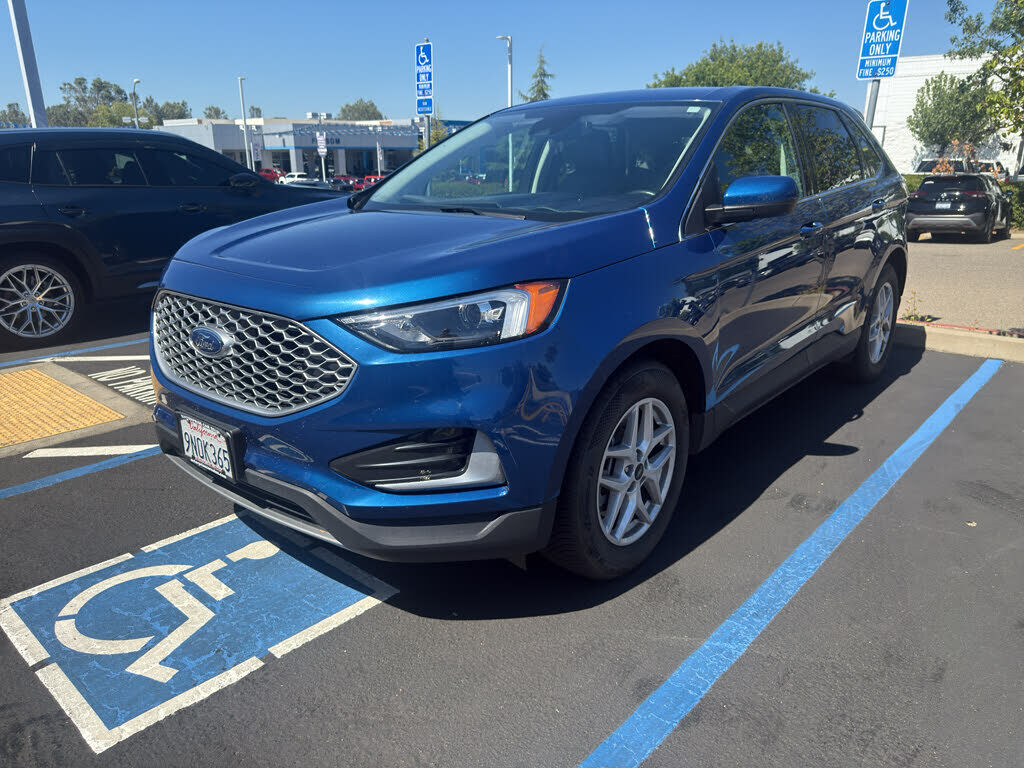 2023 FORD Edge