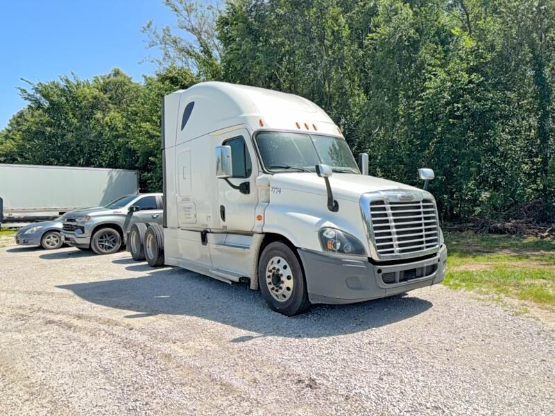 2017 FREIGHTLINER Cascadia