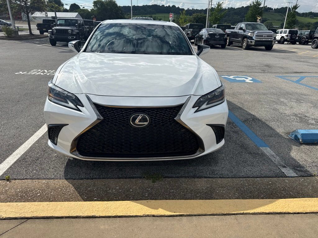 2019 LEXUS ES
