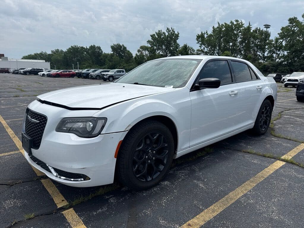 2019 CHRYSLER 300