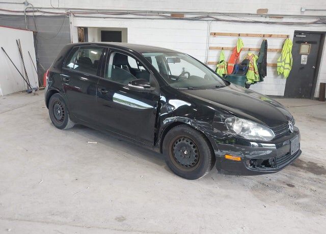 2013 VOLKSWAGEN Golf