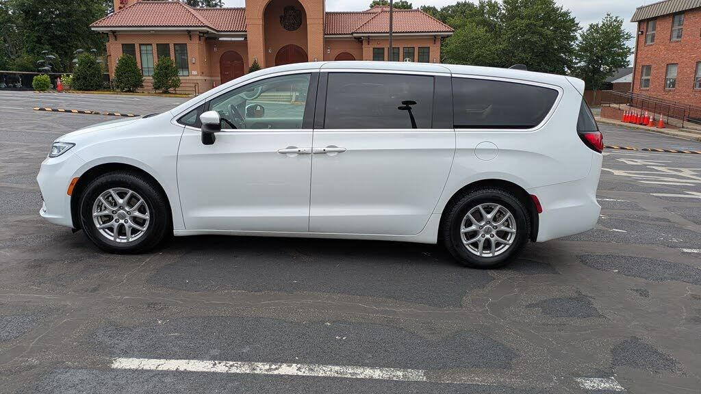 2023 CHRYSLER Pacifica