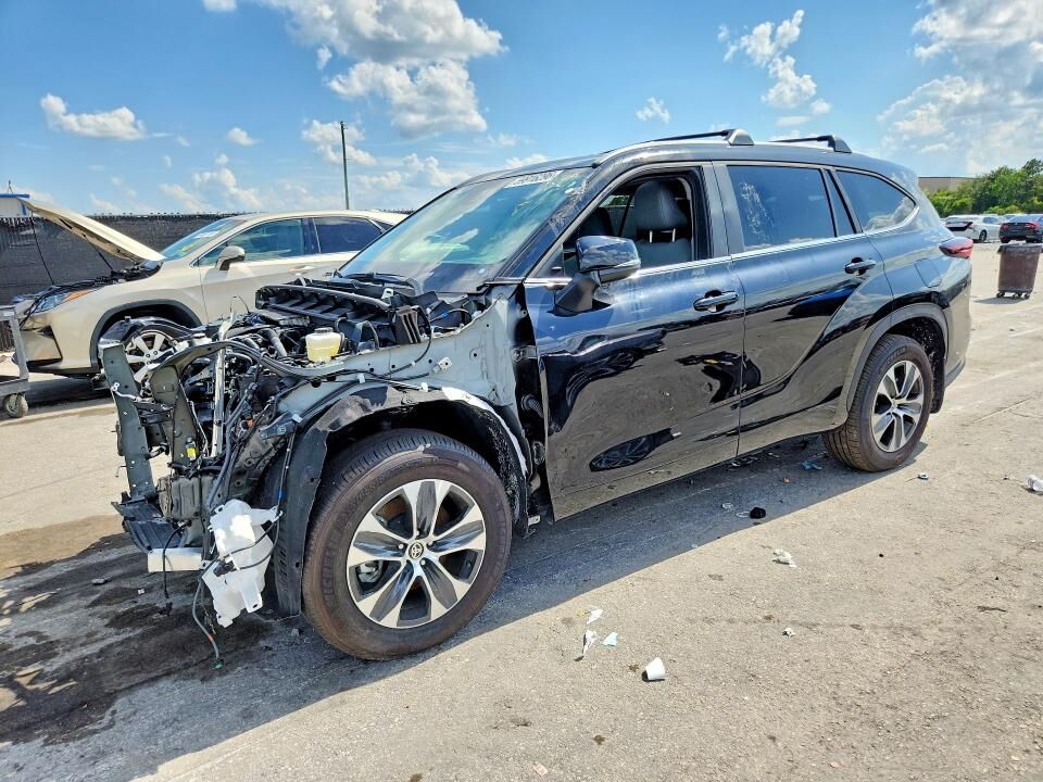 2025 TOYOTA Highlander