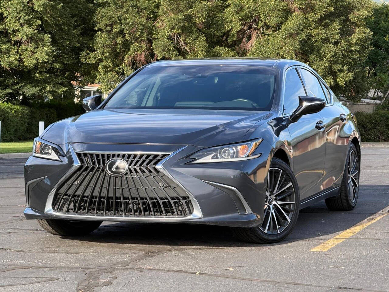 2025 LEXUS ES