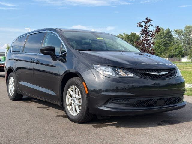 2022 CHRYSLER Voyager