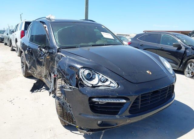 2014 PORSCHE Cayenne
