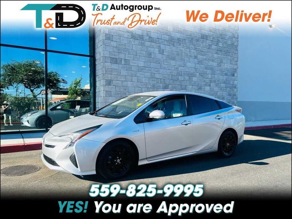 2017 TOYOTA PRIUS