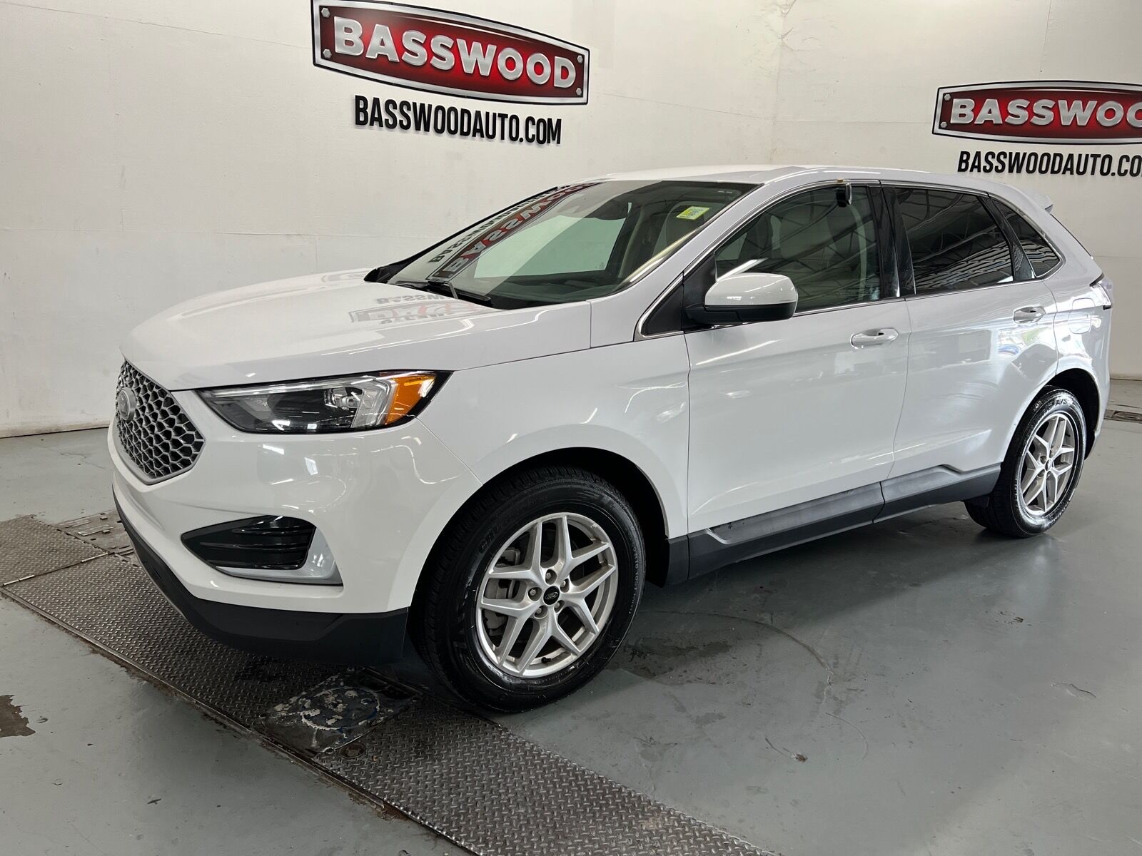 2024 FORD Edge