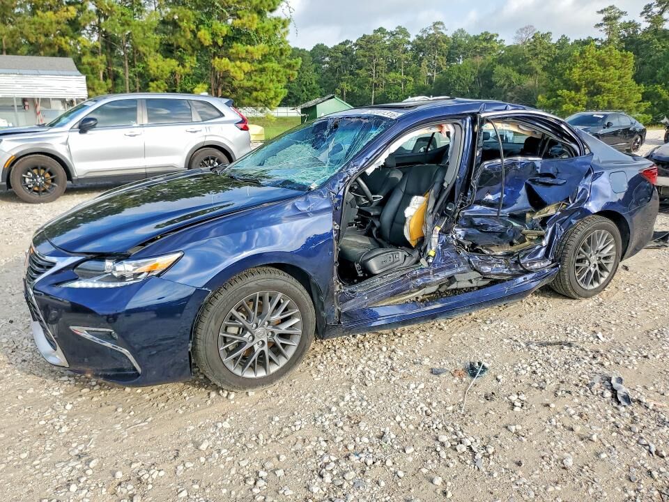 2018 LEXUS ES