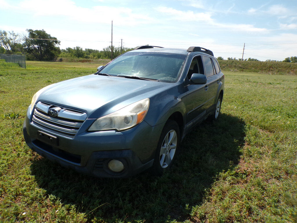 2013 SUBARU Outback